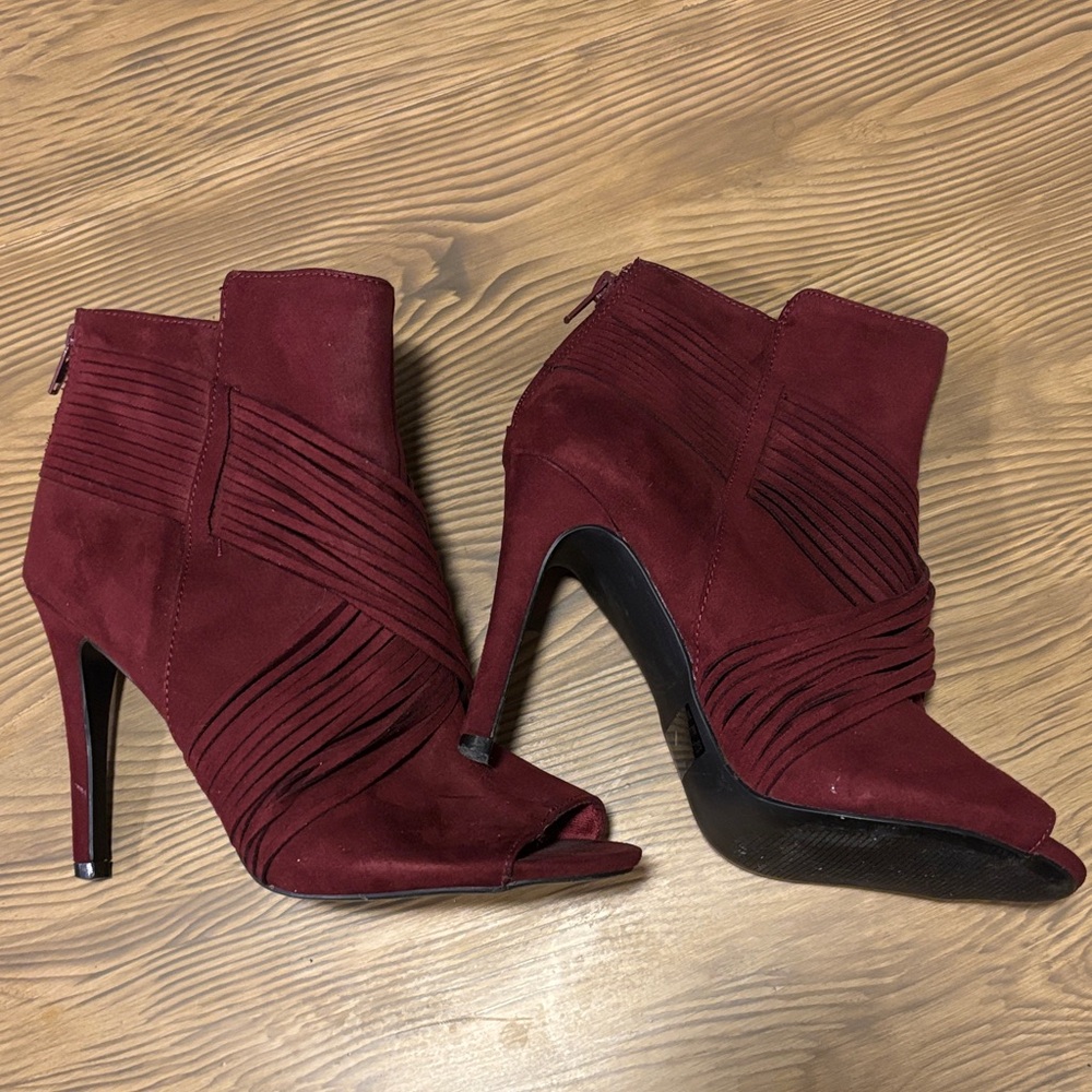 Peep toe Burgundy heeled booties